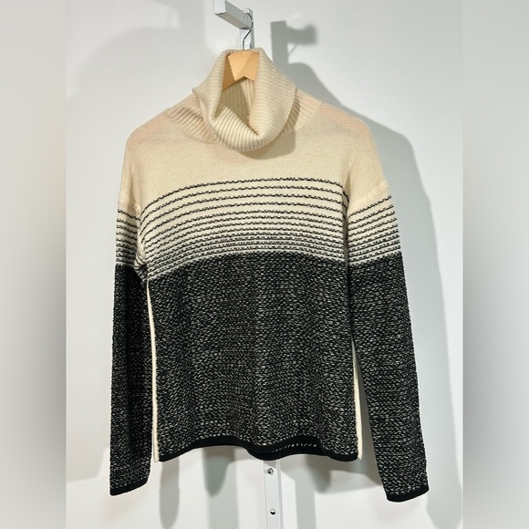 Athleta Sweaters - Athleta Merino Wool Colorblock Turtleneck Sweater – Black & Cream, Size M